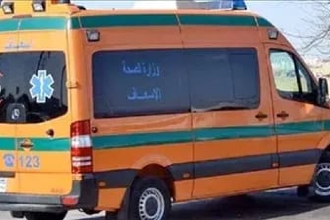 إصابة 4 أشخاص إثر حادث تصادم سيارتين بطريق مصر الاسماعيلية الصحراوي